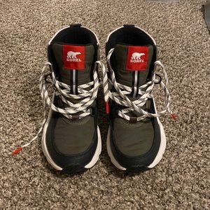 Women’s Size 7 Sorel snow booties NEVER WORN